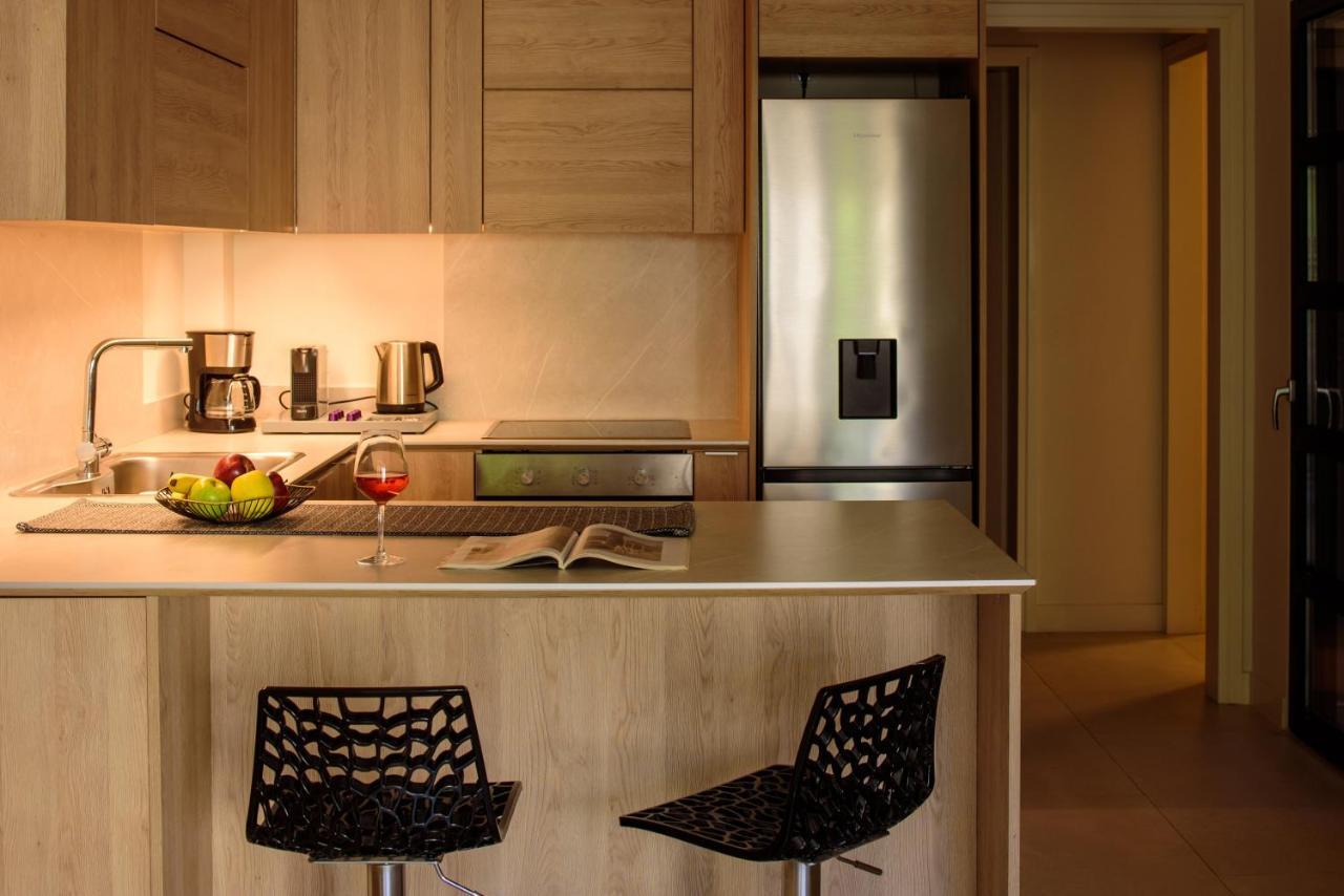 Thiramenous Residence Athena Bagian luar foto